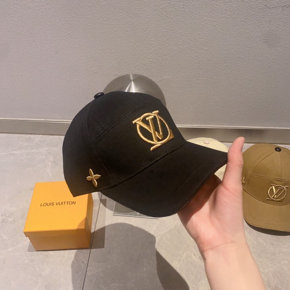 Lv embroidered lettered baseball cap - Picture 4 of 8